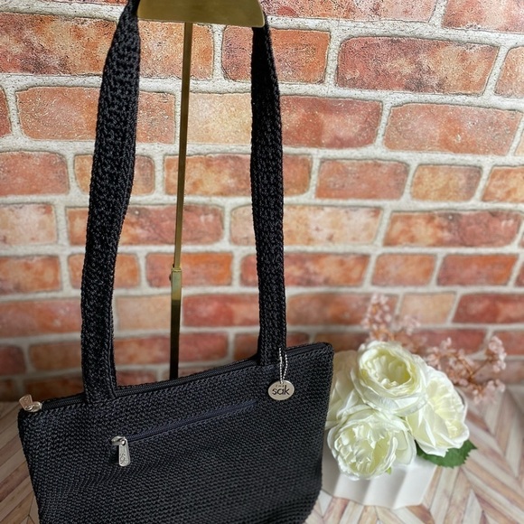 Unbelievable Price! Perfect All Season Bag! Easy to clean and travel with. - Picture 11 of 12